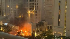 दुबई में फिर धमाका, हिलीं इमारतें और आसमान में छाया धुआं; दहला पूरा इलाका