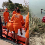 बाइक सवार पति-पत्नी को टक्कर मार नहर में गिरी कार, डूबने की आशंका; एनडीआरएफ द्वार सर्च अभियान