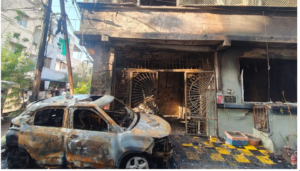 इलेक्ट्रिक कार में चार्जिंग के दौरान शॉर्ट सर्किट से लगी आग, सात लोगों की जलकर मौत, 3 गंभीर घायल