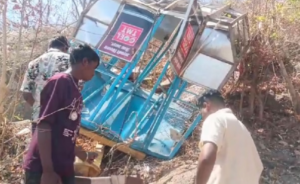 खल्लारी माता मंदिर की पहाड़ी पर हादसा: दर्शन कर लौट रहे श्रद्धालुओं से भरा रोपवे टूटा, 1 महिला की मौत; 8 घायल