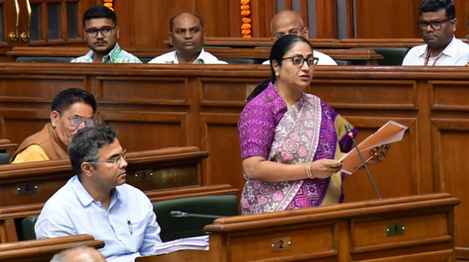 सीएम रेखा गुप्ता पेश करेंगी 1 लाख करोड़ से बड़ा बजट, विकास को मिलेगी रफ्तार