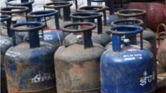 दोगुना हो गया व्यावसायिक LPG सिलिंडरों का कोटा, वितरण को लेकर नई SOP जारी