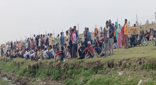 गंगा स्नान के लिए गए 4 बच्चे डूबे, दो के शव बरामद, दो की तलाश जारी, पूरे इलाके में मचा कोहराम