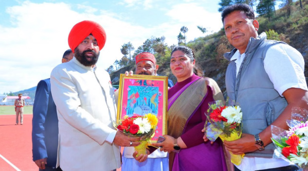 पौड़ी में राज्यपाल का भव्य स्वागत, हैलीपैड पर दिया गया गार्ड ऑफ ऑनर