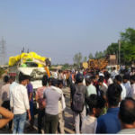 हाईवे किनारे खड़े ट्राला से भिड़ी गाड़ी, 7 लोगों की मौत, कई घायल; मची अफरा-तफरी