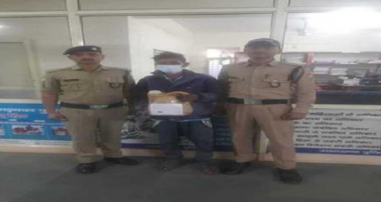 अवैध कच्ची शराब के साथ पकड़ा गया आरोपी, आबकारी अधिनियम में मुकदमा दर्ज