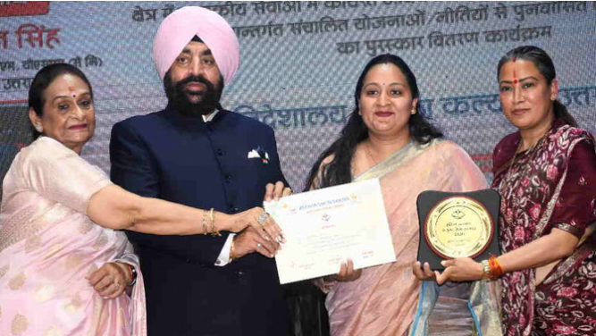 राज्यपाल गुरमीत सिंह ने महिलाओं को किया सम्मानित, मंत्री आर्य ने कहा- ‘महिला सशक्तीकरण की महत्वपूर्ण पहल’