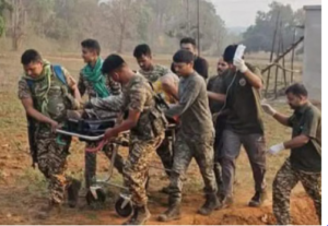 सारंडा जंगल में नक्सलियों का आईईडी हमला, 5 जवान घायल