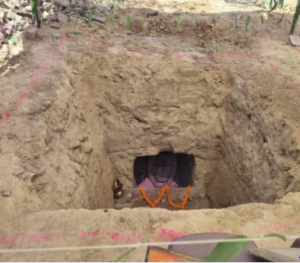 बाराबंकी में जमीन विवाद से मचा हड़कंप, महंत ने दी जिंदा समाधि की चेतावनी