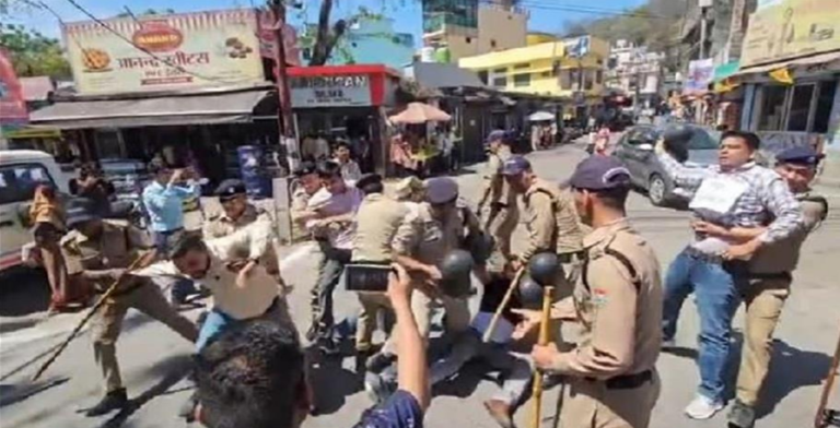 उत्तराखंड: मुख्यमंत्री धामी के दौरे पर यूथ कांग्रेस का विरोध, पुलिस से झड़प