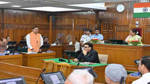 महिला सशक्तिकरण पर जोर: पुष्कर सिंह धामी ने गिनाईं केंद्र और राज्य की उपलब्धियां