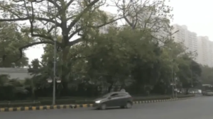 दिल्ली-NCR में बदला मौसम, धूल भरी आंधी से विजिबिलिटी घटी