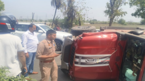 भीषण सड़क हादसा: तेज रफ्तार थार ने बाइक को मारी जोरदार टक्कर, युवक की मौत; महिला गंभीर घायल