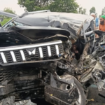 भीषण सड़क दुर्घटना: खड़े टैंकर से टकराई कार, 4 की मौत, 6 घायल