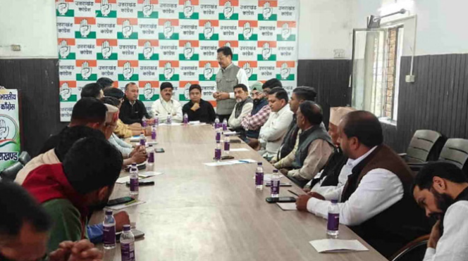 चेहरे की जंग में उलझी कांग्रेस, कार्यकर्ताओं से बढ़ती दूरी