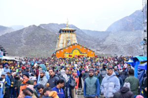बाबा केदार के दर्शन शुरू, हजारों श्रद्धालुओं ने किया पावन क्षण का साक्षात्कार