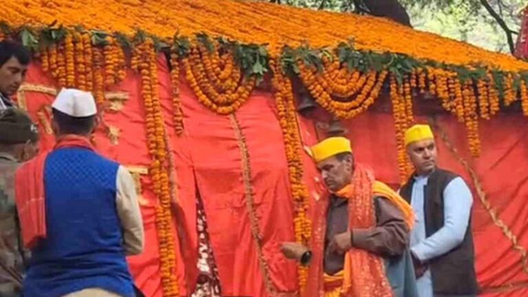 Latu Devta Mandir के कपाट खुले, गूंजे श्रद्धालुओं के जयकारे