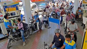 Petrol Diesel Price Hike : ईरान युद्ध के बीच पेट्रोल-डीजल 3 रुपये तक महंगा
