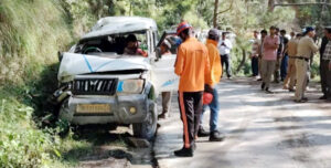 Rudraprayag में भीषण सड़क हादसा, मैक्स वाहन पलटा ; 9 लोग घायल
