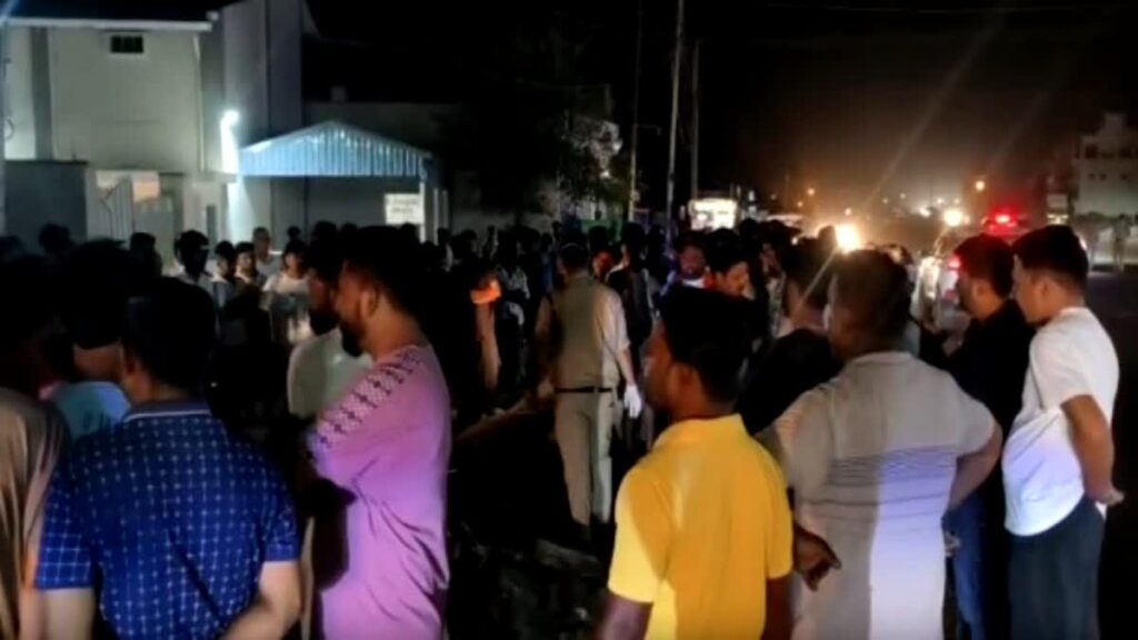Dineshpur NH-74 पर दर्दनाक हादसा : घर लौट रहे डॉक्टर को ट्राला ने मारी टक्कर, मौके पर मौत