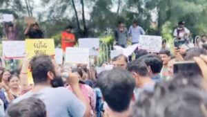 Neet Paper Leak पर छात्रों का फूटा गुस्सा, शिक्षा व्यवस्था और सरकार के खिलाफ किया जोरदार प्रदर्शन