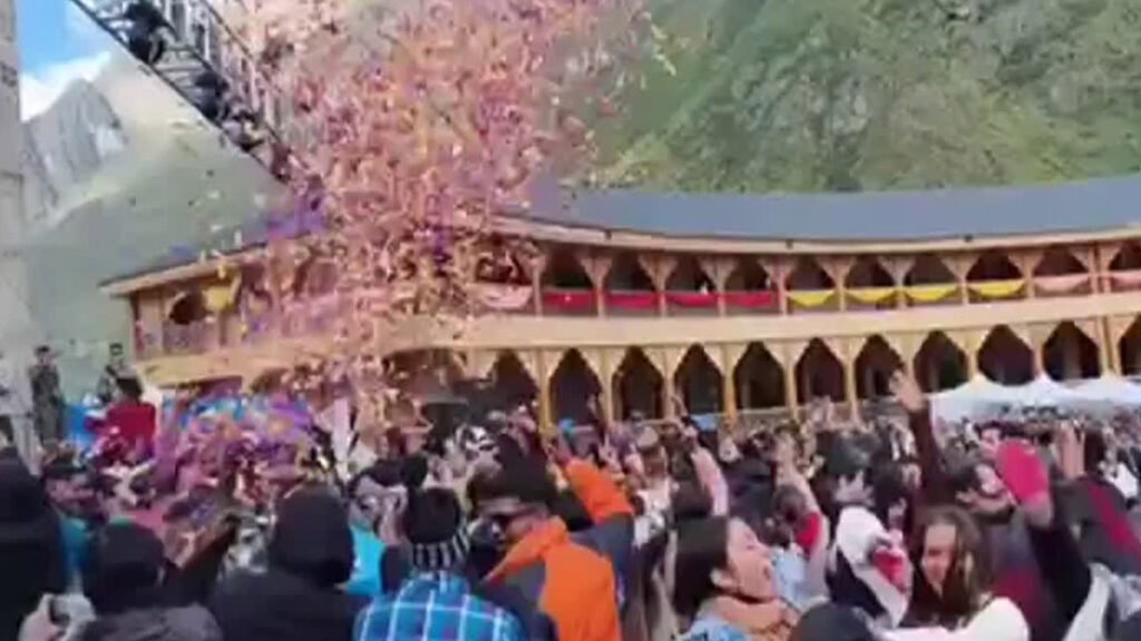 Badrinath में देवभूमि कल्चरल फेस्टिवल को लेकर विवाद, धार्मिक मर्यादा पर सवाल; सेना को नोटिस