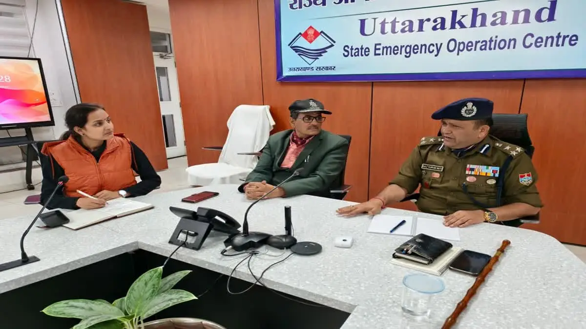 Chamoli हेलीकॉप्टर हादसे के बाद एक्शन में धामी सरकार, SDRF-सेना समेत कई एजेंसियां रेस्क्यू में जुटीं