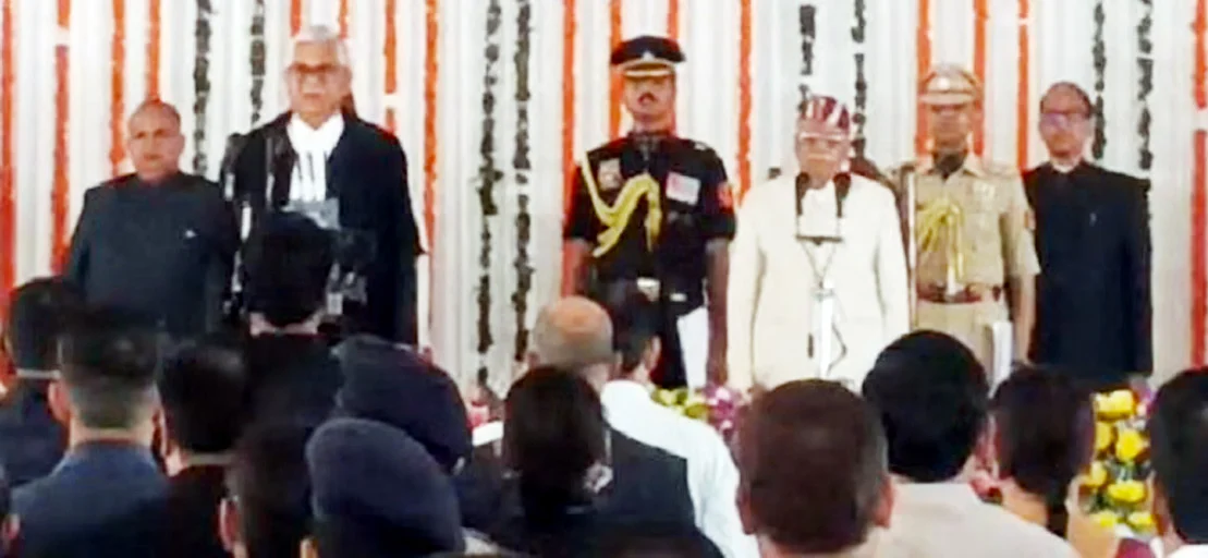 Dr. Dhal Singh Bisen ने उत्तराखंड के राज्यपाल पद की शपथ ली, हाईकोर्ट के मुख्य न्यायाधीश ने दिलाई शपथ