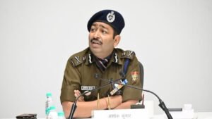 Former DGP अशोक कुमार को हरियाणा स्पोर्ट्स यूनिवर्सिटी के VC पद से देना होगा इस्तीफा, हाईकोर्ट का आदेश