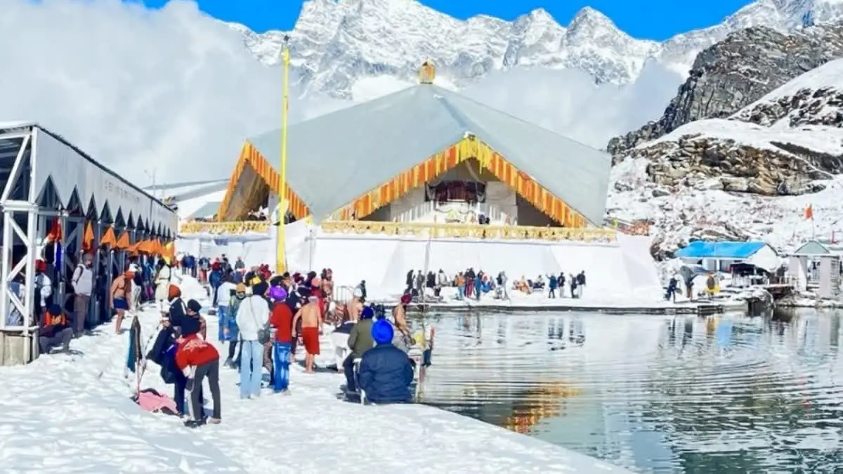 Hemkund Sahib के कपाट शीतकाल के लिए बंद, 3.84 लाख से अधिक श्रद्धालुओं ने किए दर्शन