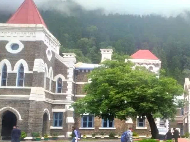 PM Awas योजना में आंकड़ों के विवाद पर संविदाकर्मी को राहत, हाईकोर्ट ने नई नियुक्ति पर लगाई रोक