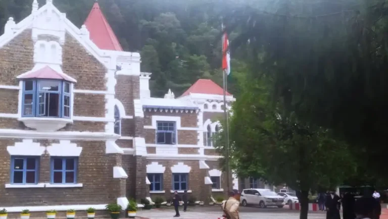 Uttrakhand हाईकोर्ट सख्त: पीरान कलियर की गंगनहर और देहरादून के नाले से अतिक्रमण हटाने पर निर्देश